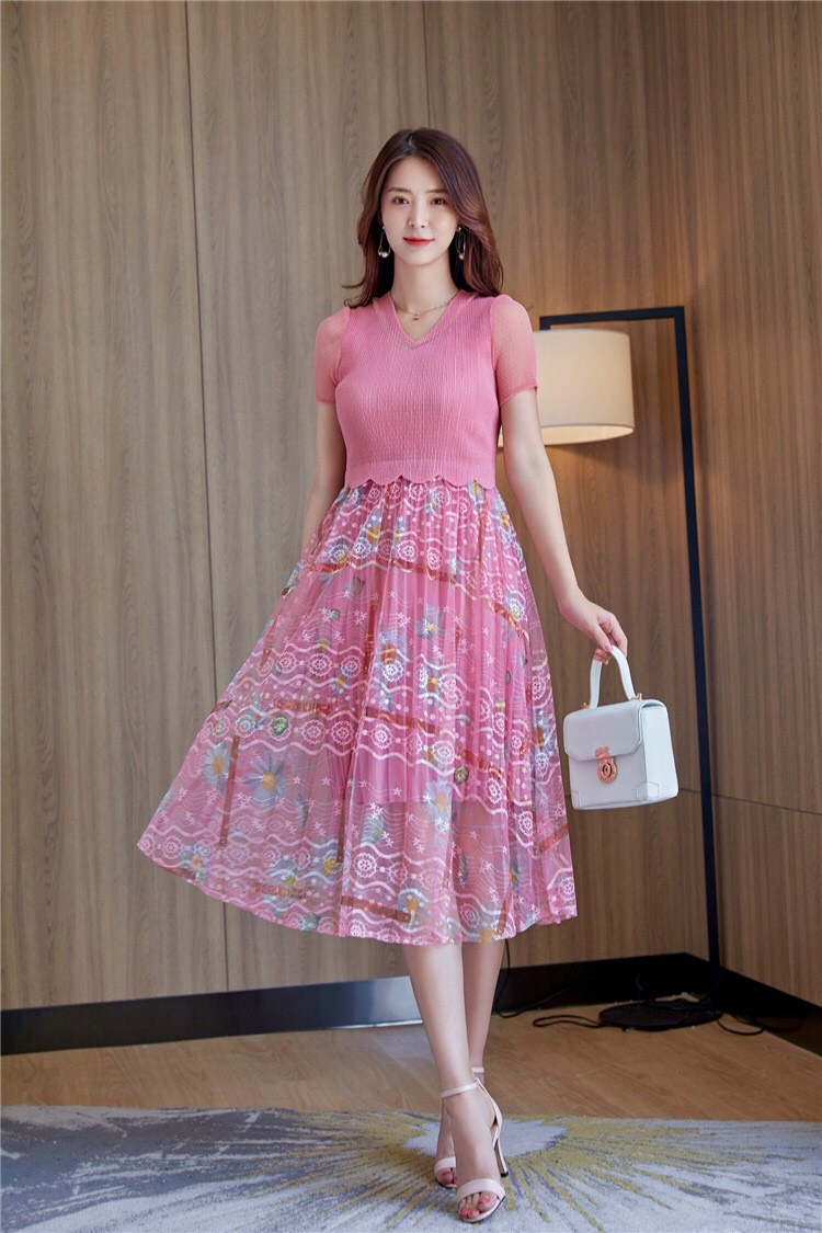 Đầm Dập LY Cổ V Phối Ren - HN917